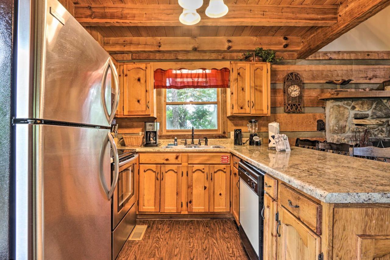 Вилла Gatlinburg Escape With Hot Tub, Deck And Mtn View Экстерьер фото