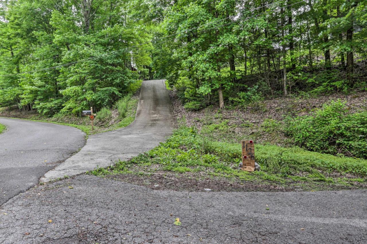 Вилла Gatlinburg Escape With Hot Tub, Deck And Mtn View Экстерьер фото