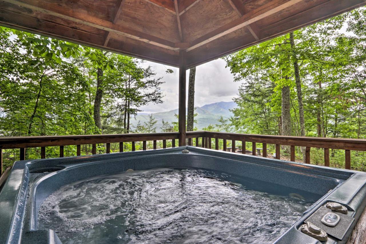 Вилла Gatlinburg Escape With Hot Tub, Deck And Mtn View Экстерьер фото