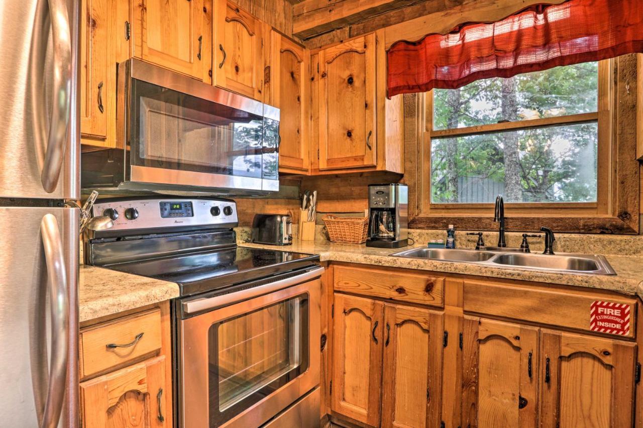 Вилла Gatlinburg Escape With Hot Tub, Deck And Mtn View Экстерьер фото